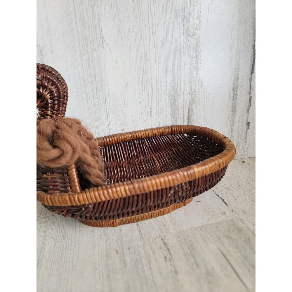 Vintage small duck wicker basket bird beak home‎ unique figure brown